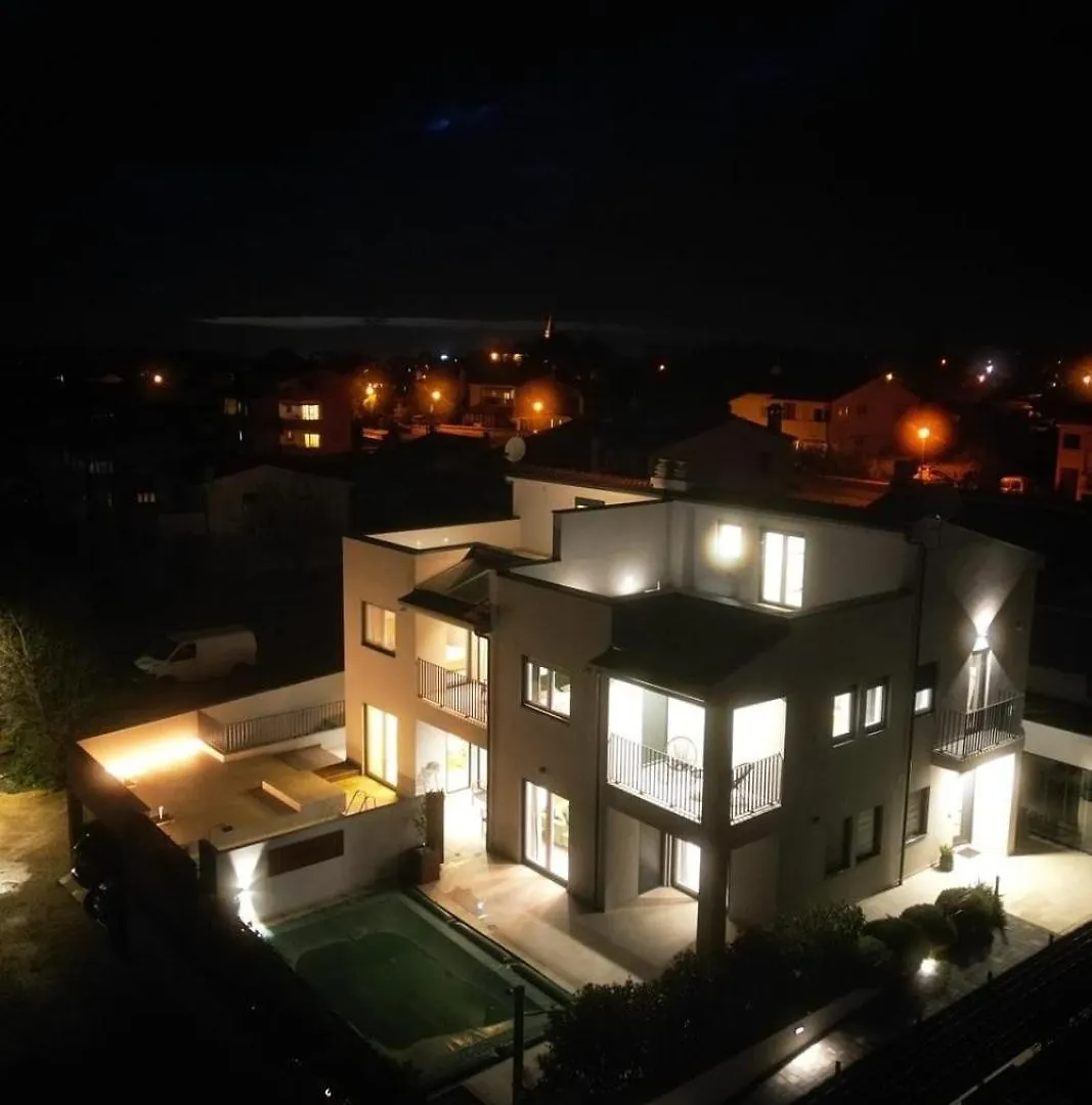 Luxury Villa With A Swimming Pool Nova Vas, Porec - 24282
